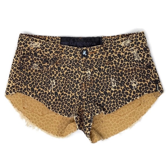 One Teaspoon Pants - ONE TEASPOON Leopard Distressed Shorts Size 26
